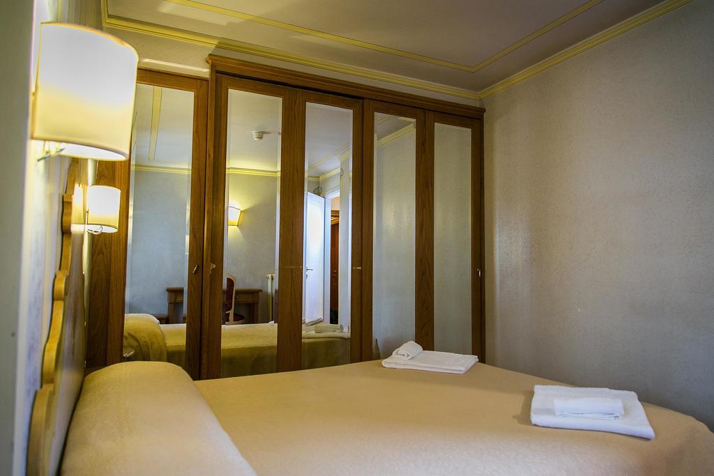 Hotel Posta R.T.A. Madonna Exteriör bild